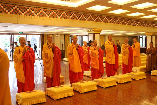 「佛教」台湾“中华人间佛教联合总会”代表团参访北京龙泉寺