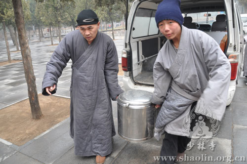 「少林寺」浓浓五行腊八粥，片片少林慈悲心
