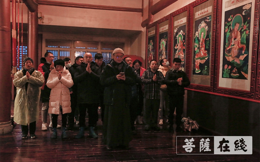 「峨眉山金顶」十月瑞雪飞金顶 万盏明灯供普贤 「峨眉山金顶」十月瑞雪飞金顶 万盏明灯供普贤
