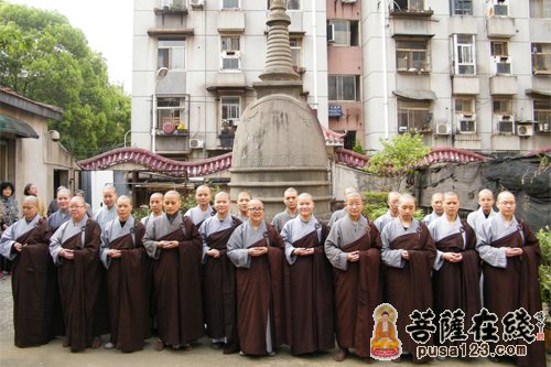 「太虚大师」湖北武昌佛学院师生瞻礼太虚塔记
