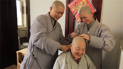 「佛教」山西五台山普寿寺菩提爱心协会开展关爱老人活动