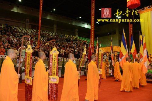 「佛教」庆祝澳门回归十五周年祈福法会圆满闭幕万人传灯祈福 「佛教」庆祝澳门回归十五周年祈福法会圆满闭幕万人传灯祈福