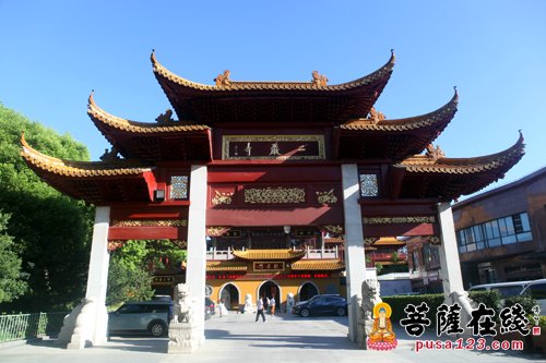 「佛教」上海二严寺举行“西方三圣像、地藏菩萨、二十四尊天像”装金仪式暨祈福法会