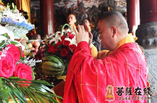 「释迦牟尼」佛祖诞辰2557周年 嵩山少林寺隆重举行浴佛大法会