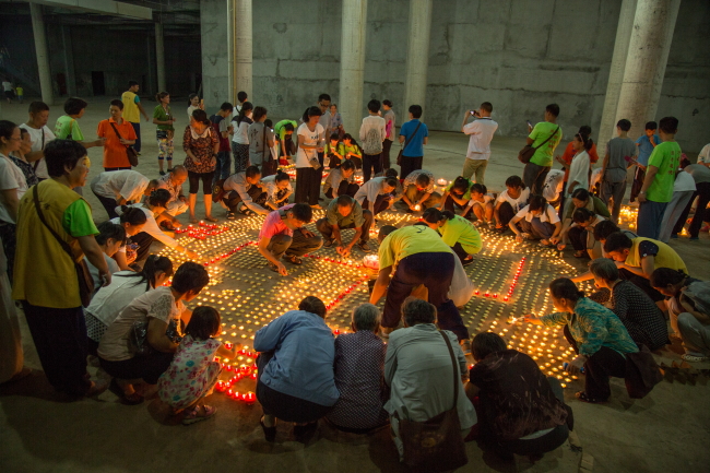 「佛教」江西东林寺净土苑在东林大佛举行供灯法会