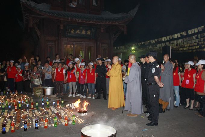 「华岩寺」重庆华岩寺海涛法师佛学讲座暨点灯消灾祈福药师法会（第一天）
