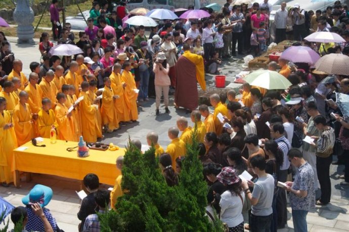 「红安」武汉归元护生群联合红安天台寺举行大型放生法会 「红安」武汉归元护生群联合红安天台寺举行大型放生法会