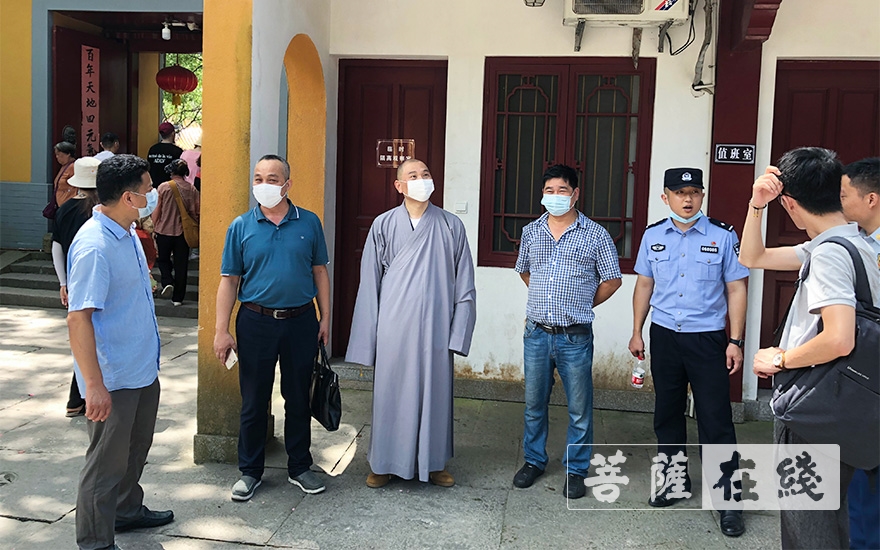 「普陀山」普陀山佛教协会联合多部门检查全山寺院常态化疫情防控和安全保障工作 「普陀山」普陀山佛教协会联合多部门检查全山寺院常态化疫情防控和安全保障工作