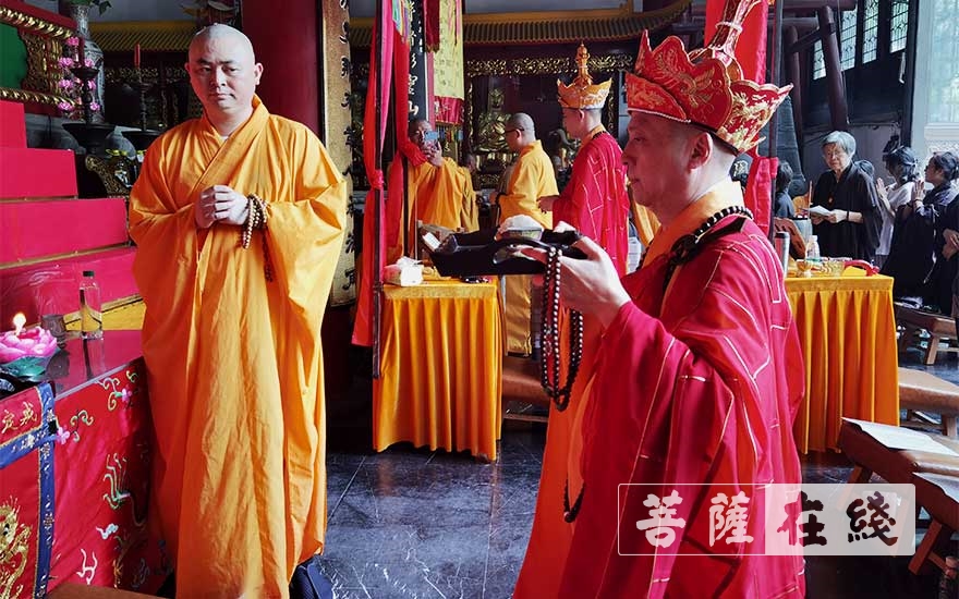 「佛教」佛欢喜日 上海洪福禅寺举行盂兰盆传供法会