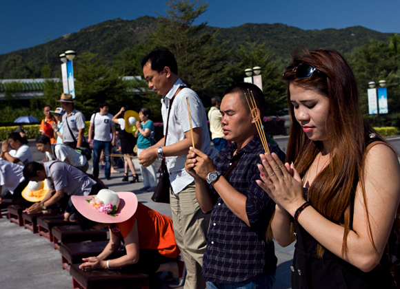 「观音」海南三亚海上观音举行吉祥上供祈福法会 「观音」海南三亚海上观音举行吉祥上供祈福法会