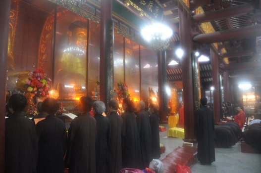 「八关斋戒」广东广州海幢寺举行八关斋戒活动