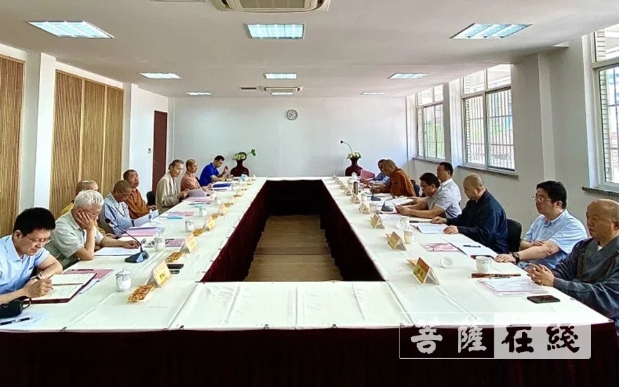 「佛教」上海市佛教协会召开会长办公会议，王霄汉出席