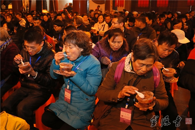 「释迦牟尼」佛陀成道纪念日 千人听经传供祈福