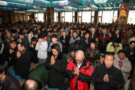 「佛教」北京灵光寺举办2010年岁末三皈五戒法会