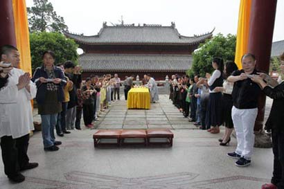 「湖北黄梅」湖北黄梅四祖寺举行净慧长老示寂三七回向法会