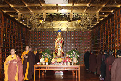 「大佛寺」广东广州市大佛寺僧俗大众赴佛世山庄秋季祭祖