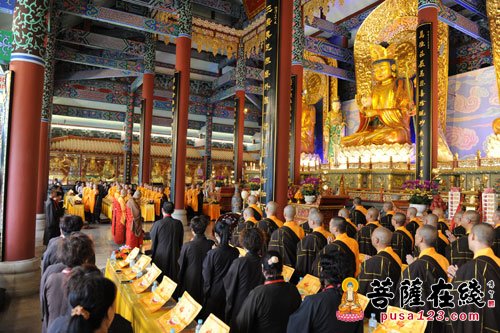 「水陆法会」珠海普陀寺举行2016年水陆法会熏坛洒净仪式