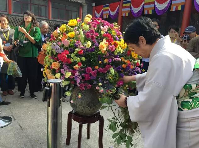 「扬州」江苏扬州文峰寺举行新老鉴真大师像会面仪式