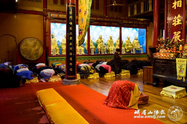 「释迦牟尼」四川峨眉山各寺举行盛大法会恭祝佛陀圣诞
