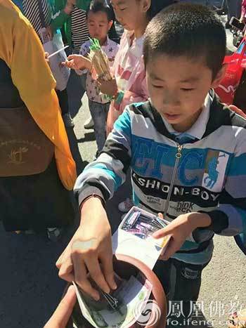 「佛教」河北张家口云泉禅寺戒场举办托钵法会