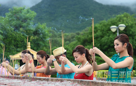 「佛教」“香港小姐”三亚南山祈福