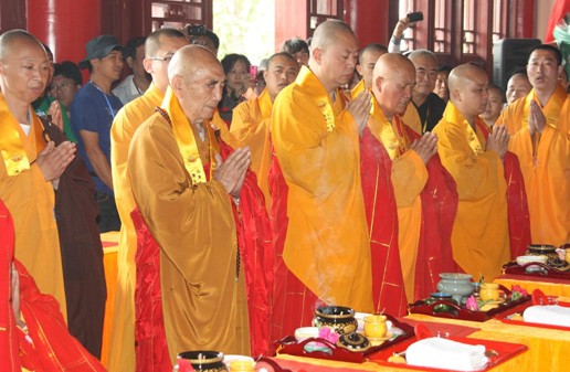 「佛教」山东威海隆重举行乳山泓兴寺落成暨佛像开光大典