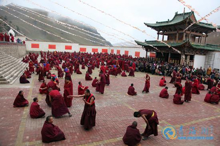 「佛教」青海海南州第八届藏传佛教寺院因明学答辩会召开