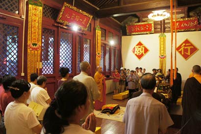 「佛教」北京暴雨77名罹难者头七 佛门超度送亡灵