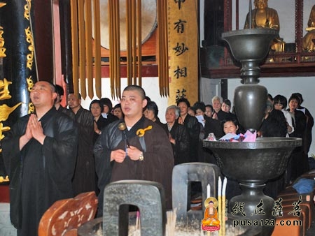 「佛教」江苏昆山华藏寺举行八关斋戒法会