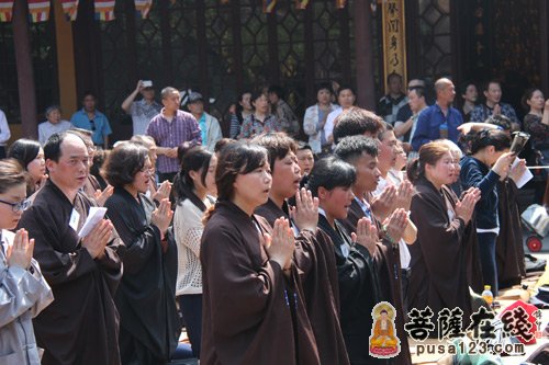 「佛教」上海龙华古寺隆重举行癸巳年三皈五戒授受法会