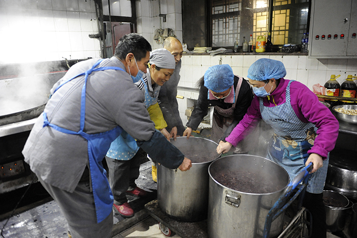 「佛教」吃腊八粥 行八正道——柏林禅寺腊八送粥增福活动通启