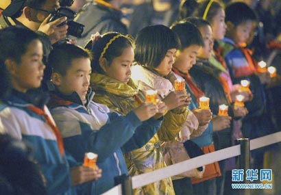 「僧侣」中日僧侣同祈祷 烛光祭奠南京大屠杀30万遇难同胞