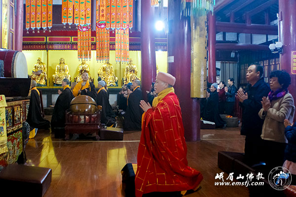 「圣诞节」恭祝观音菩萨圣诞 四川峨眉山各寺举行诸多佛事活动