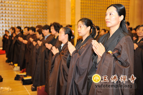 「佛教」上海玉佛禅寺举行第二十二届传授三皈五戒法会