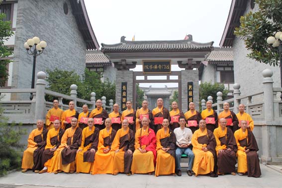 「佛教」陕西法门寺佛学院研究生毕业典礼在法堂隆重举行