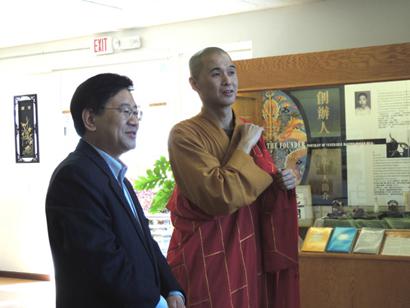 「圣城」佛光普照 宗教文化出版社任继春一行访问美国万佛圣城