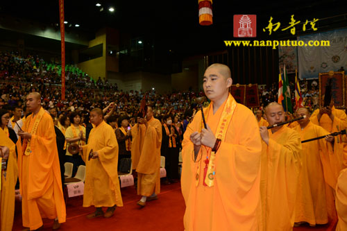 「佛教」庆祝澳门回归十五周年祈福法会圆满闭幕万人传灯祈福 「佛教」庆祝澳门回归十五周年祈福法会圆满闭幕万人传灯祈福