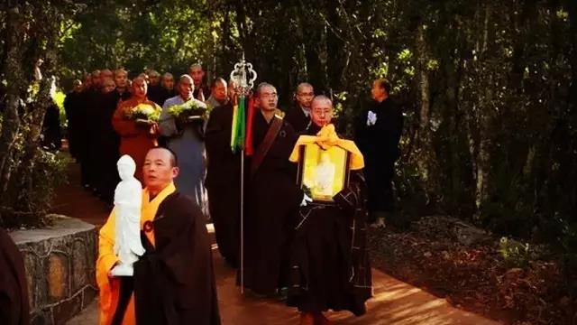 「定弘法师」定弘法师母亲“赵良玉老师”云南鸡足山佛塔寺荼毗法会现场图集 「定弘法师」定弘法师母亲“赵良玉老师”云南鸡足山佛塔寺荼毗法会现场图集