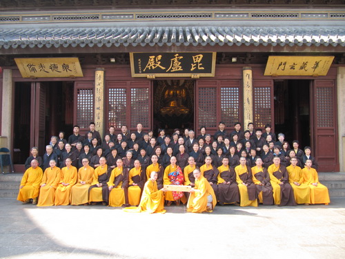 「佛教」上海西林禅寺隆重举办“佛诞授皈依、弘传五戒仪”活动