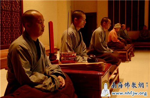 「佛教」本焕学院执事班于湖北大洪山大慈恩寺禅堂起香