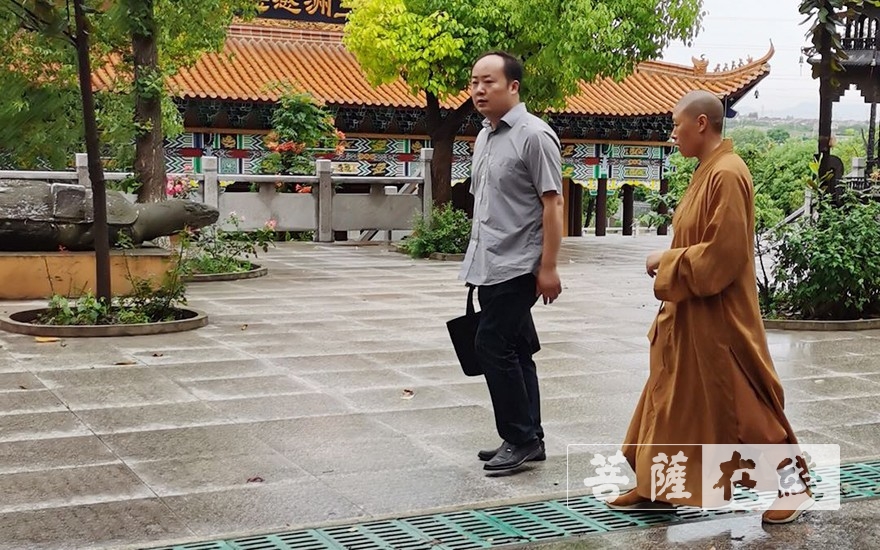「佛教」江苏圆通寺恢复开放首日举行升国旗仪式