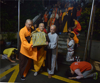 「本焕长老」本焕长老舍利赴江西九峰禅寺永久安奉