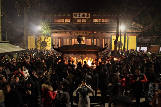 「灵隐寺」一元复始万象更新 2018跨年夜灵隐古刹吉祥欢喜。