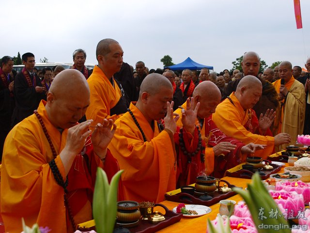 「佛教」佛诞日 庐山东林寺举行东林大佛装藏祝圣法会(组图) 「佛教」佛诞日 庐山东林寺举行东林大佛装藏祝圣法会(组图)