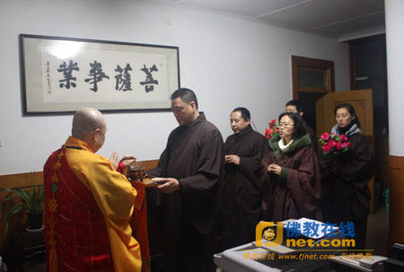 「八关斋戒」重庆华岩寺举行传授三皈五戒八关斋戒法会