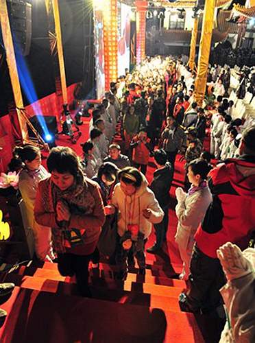 「弘法寺」梵钟常鸣歌盛世 法音遍布迎新年——广东弘法寺启建2014年祝福新年鸣钟祈福活动