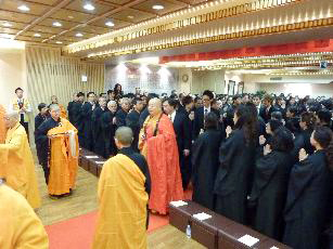 「释星云」2010年日本地区三皈五戒典礼举行 星云大师应邀授戒