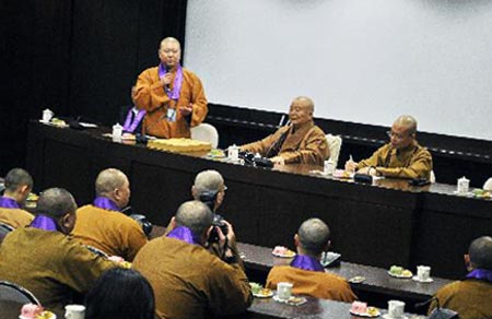 「佛教」上海玉佛寺觉醒法师率团参访佛光山 拜见星云大师