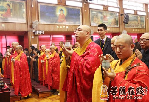 「佛教」香港佛教联合会主办清明思亲法会开幕洒净仪式