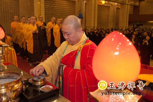 「佛教」上海玉佛禅寺举行传授三皈五戒法会
